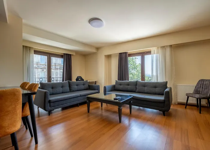 Spacious One Bedroom With View And Elevator * Stambuł