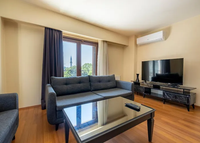 Spacious One Bedroom With View And Elevator Apartament Stambuł