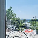 Spacious One Bedroom With View And Elevator *