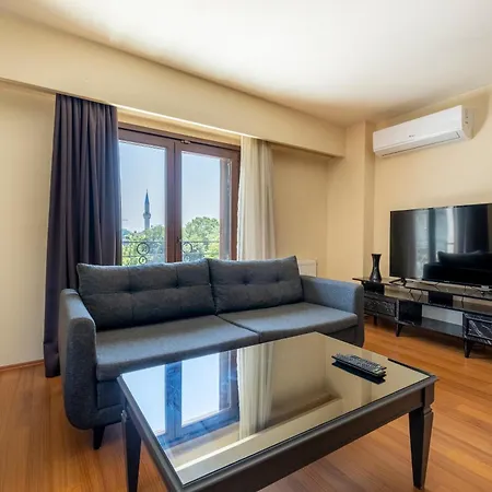 Spacious One Bedroom With View And Elevator Appartement Istanboel