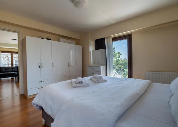 Spacious One Bedroom With View And Elevator 公寓 *