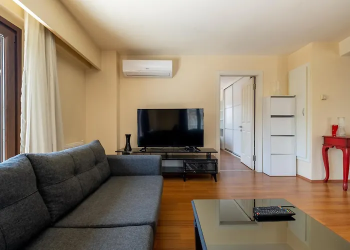 Spacious One Bedroom With View And Elevator 伊斯坦布尔